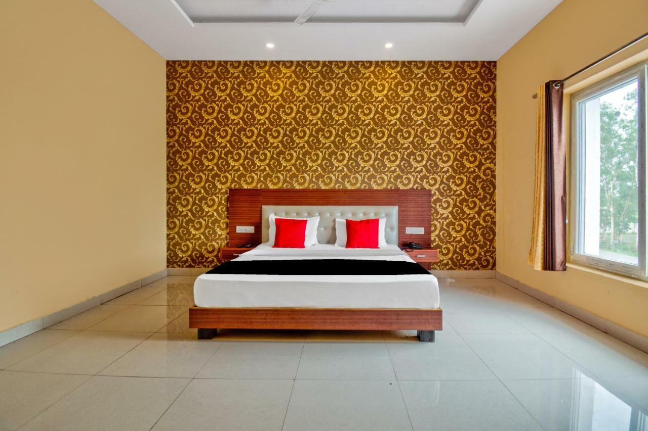 Capital O 40833 Maharaja Hotel & Restaurant Kashipur Luaran gambar