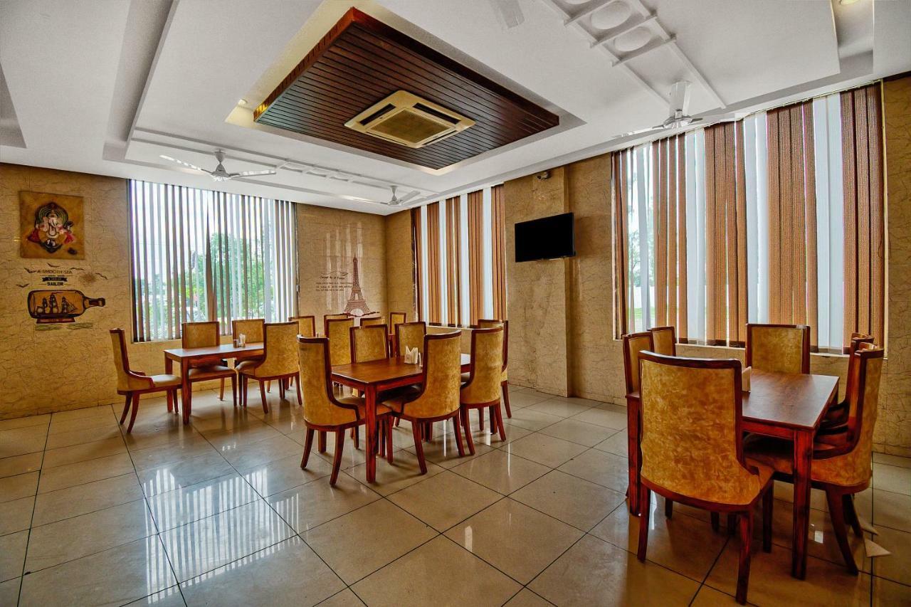 Capital O 40833 Maharaja Hotel & Restaurant Kashipur Luaran gambar
