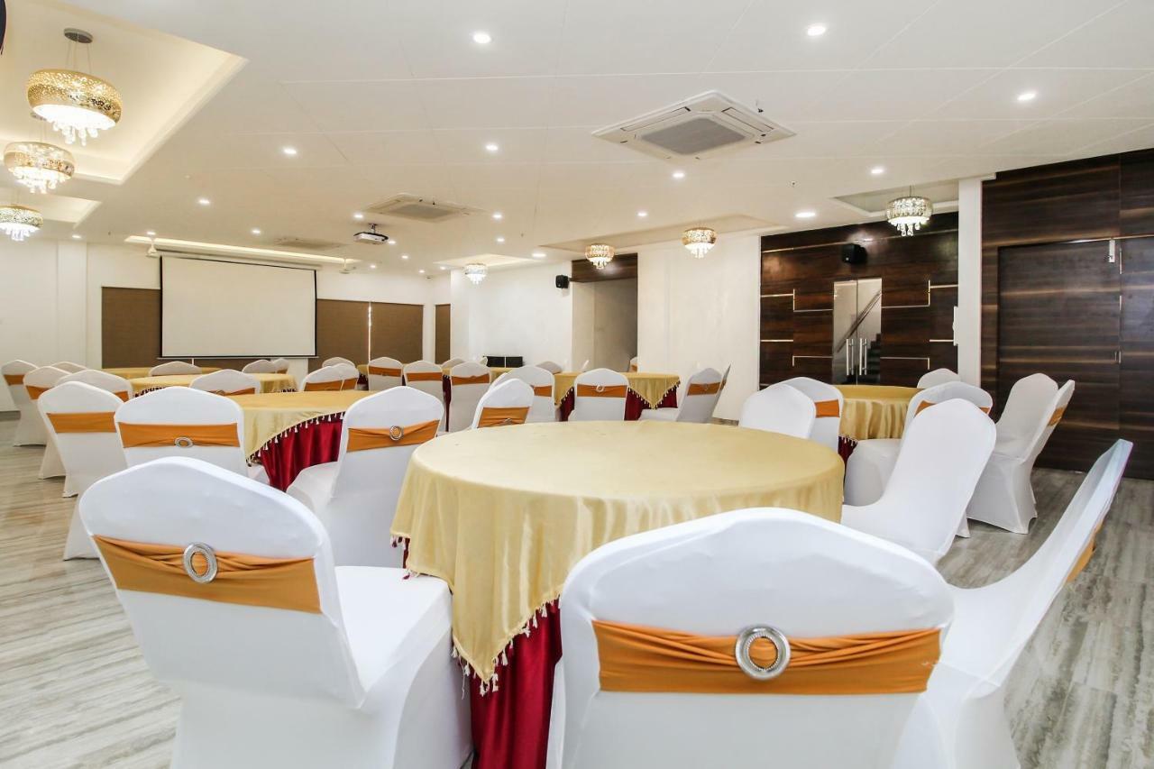 Capital O 40833 Maharaja Hotel & Restaurant Kashipur Luaran gambar