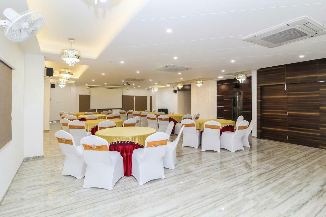 Capital O 40833 Maharaja Hotel & Restaurant Kashipur Luaran gambar